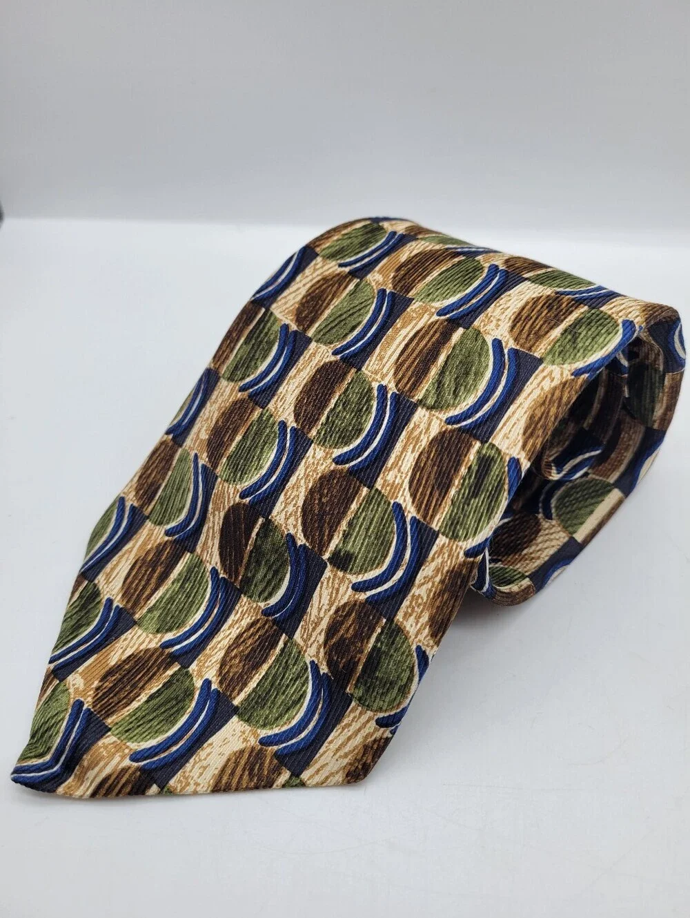 Vintage Countess Mara all silk Neck Tie featuring a Geometric Pattern green Blue
